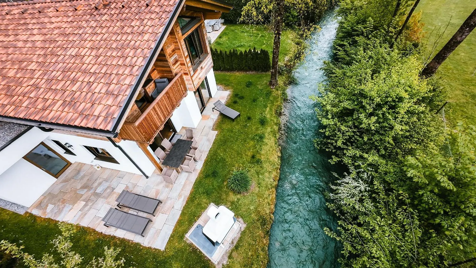 Riverside Chalet Alpspitze contacts